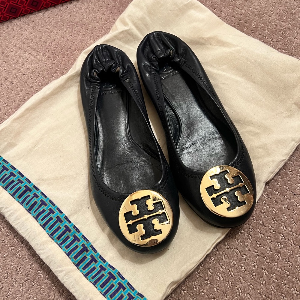 Navy blue leather reva flats